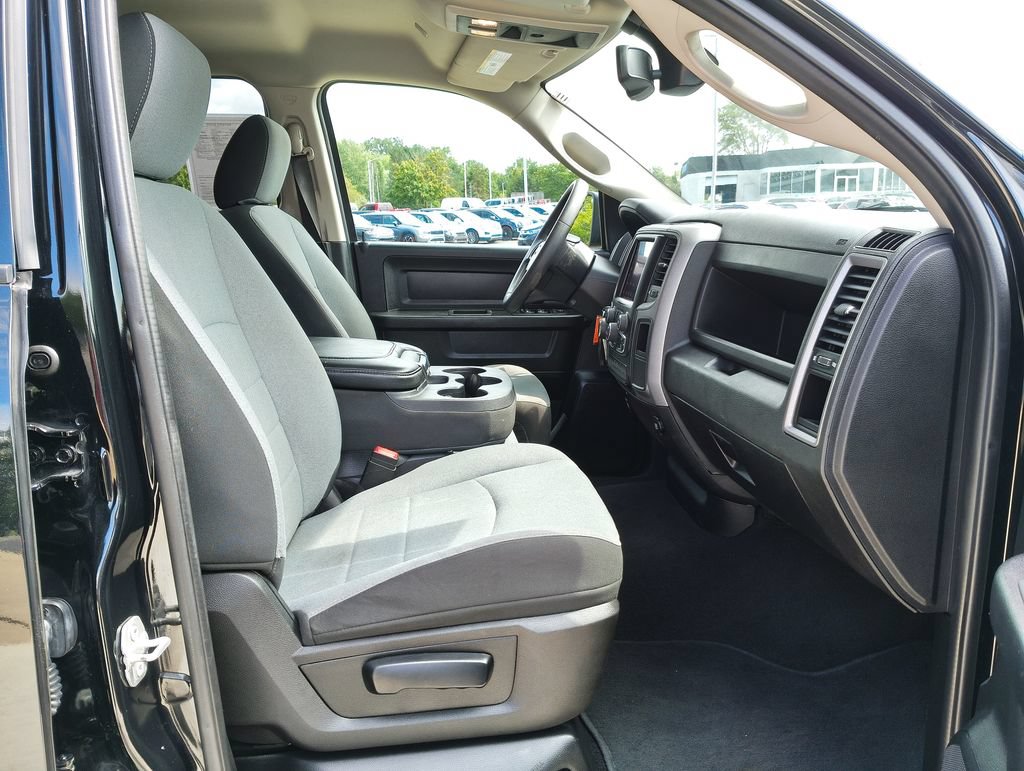 Used 2021 RAM 1500 Express w/ Wheel & Sound Group AWD/4WD image 10