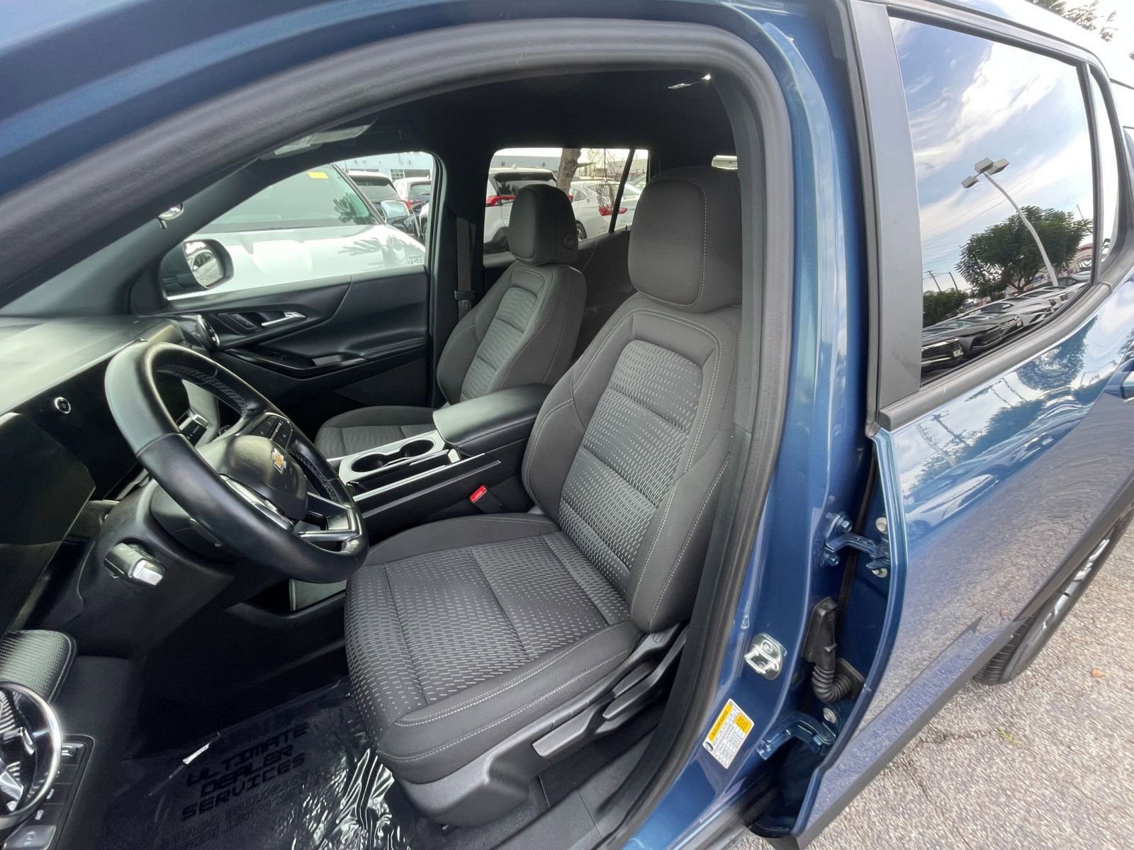 Used 2025 Chevrolet Equinox LT image 36