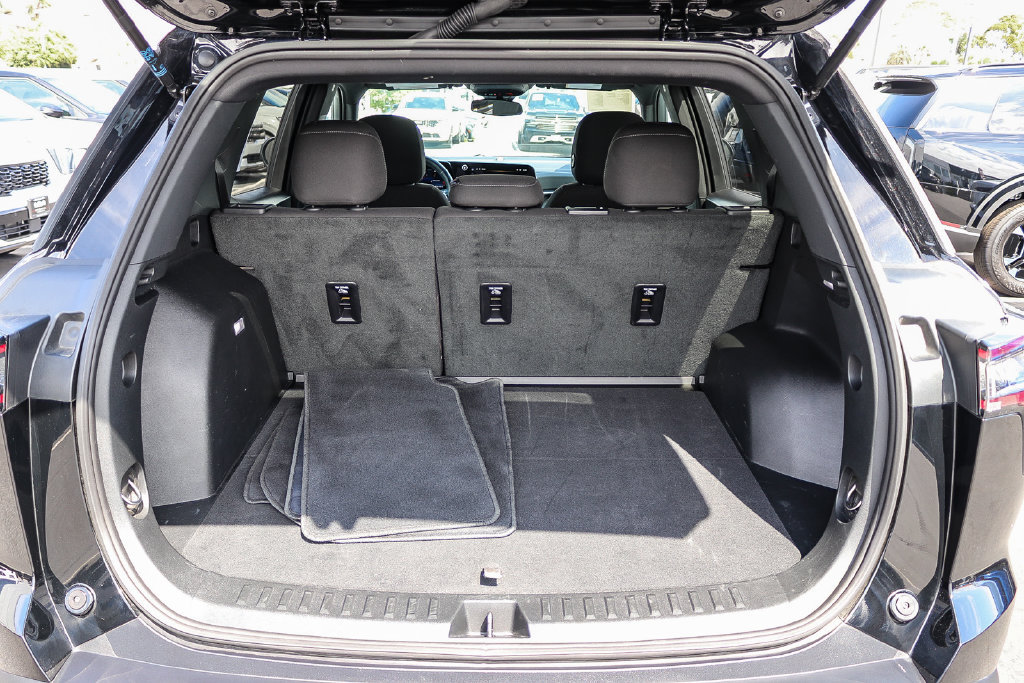 Used 2026 Chevrolet Equinox LT FWD image 25