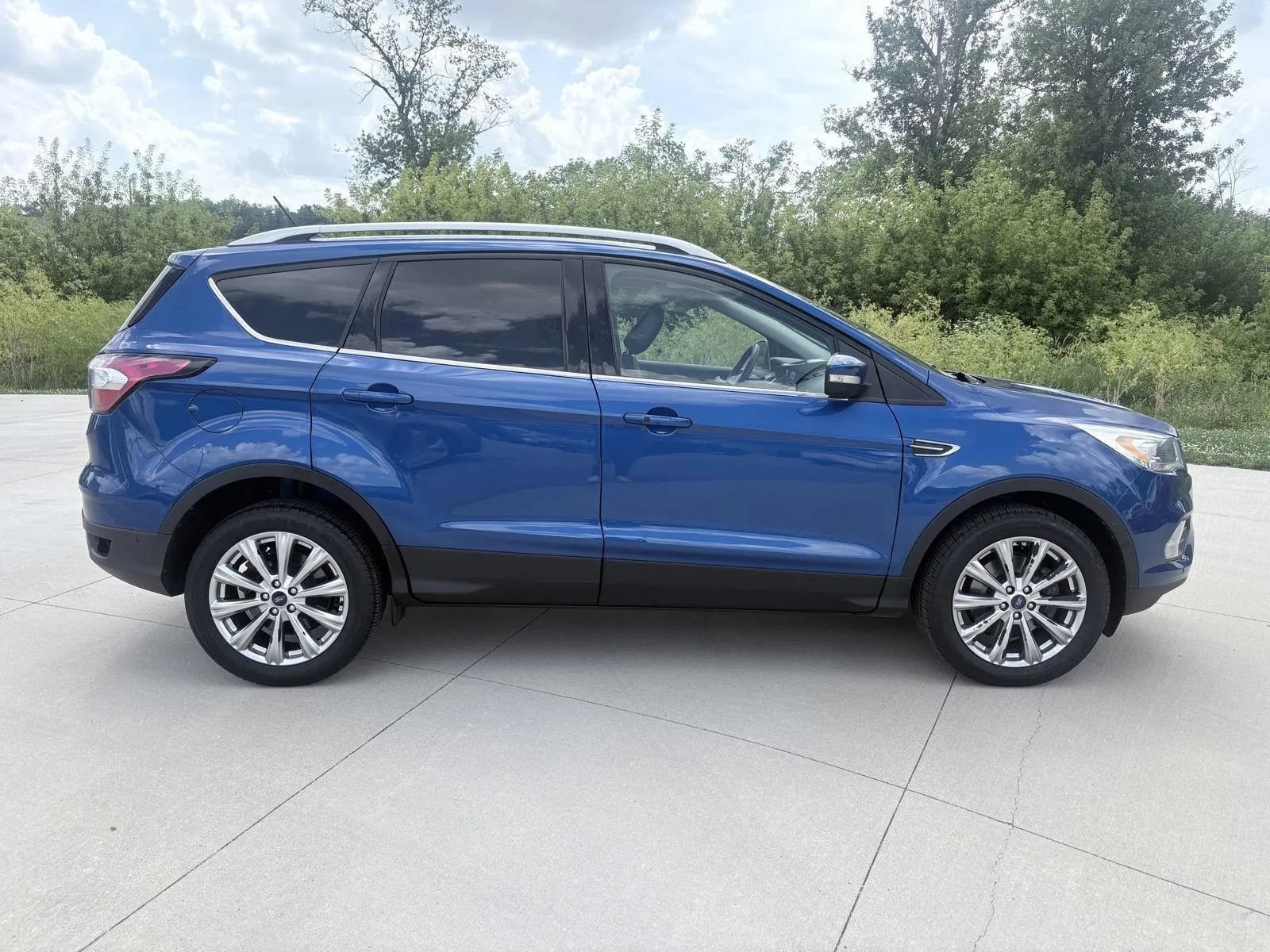 Used 2018 Ford Escape Titanium w/ Ford Safe & Smart Package AWD/4WD image 4