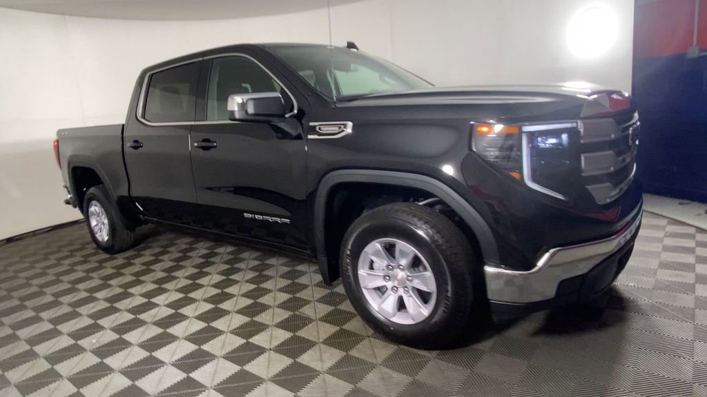 New 2026 GMC Sierra 1500 SLE image 3