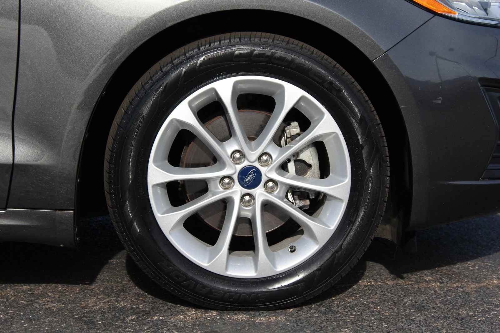 Used 2020 Ford Fusion SE image 23