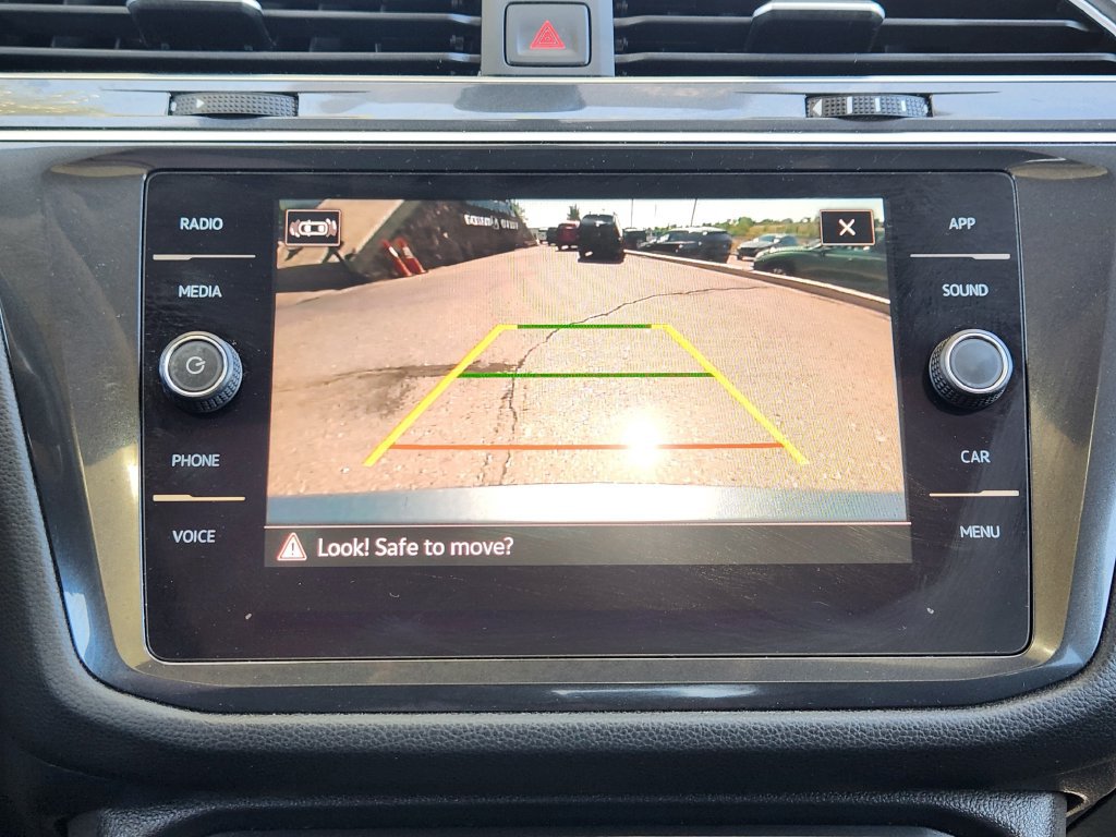 Used 2021 Volkswagen Tiguan SE AWD/4WD image 8