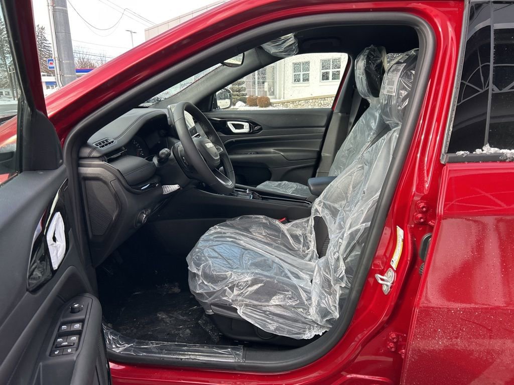 New 2026 Jeep Compass Latitude image 9