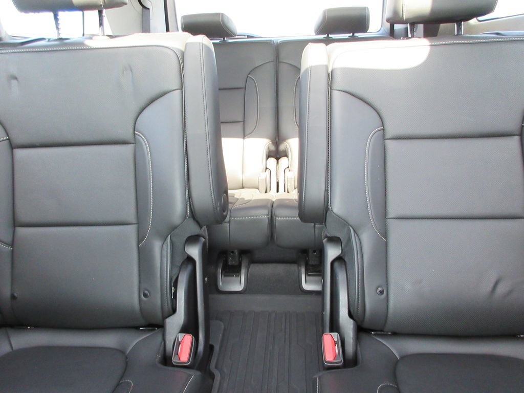 Used 2023 GMC Acadia SLT w/ Preferred Package FWD image 19
