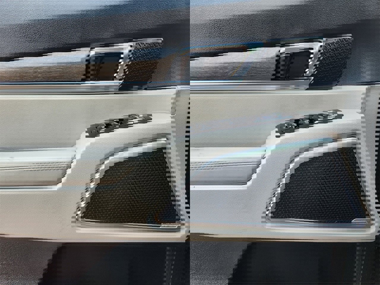 Used 2020 Kia Telluride EX image 22