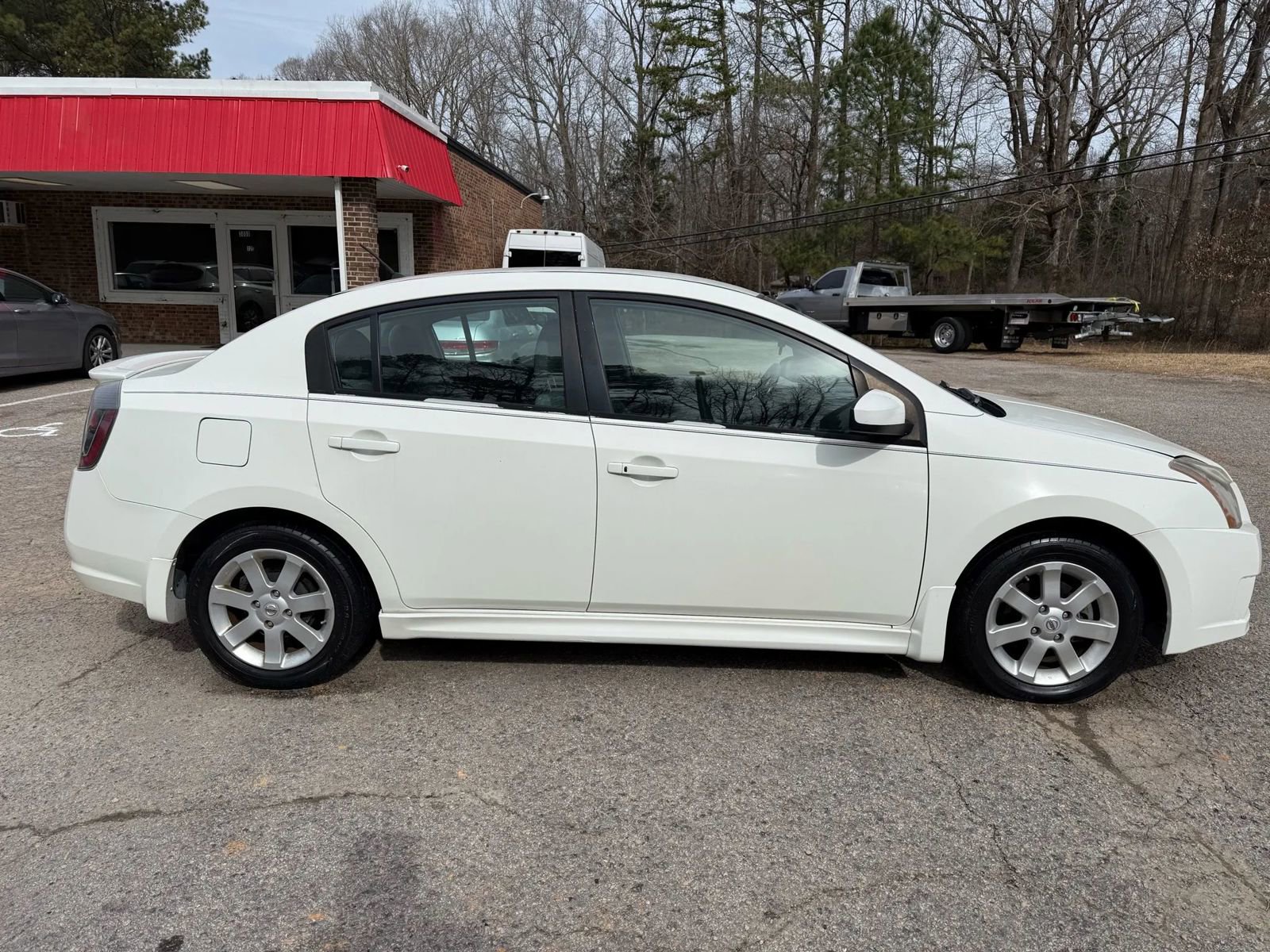 Used 2011 Nissan Sentra 2.0 SR w/ Convenience Pkg FWD image 5