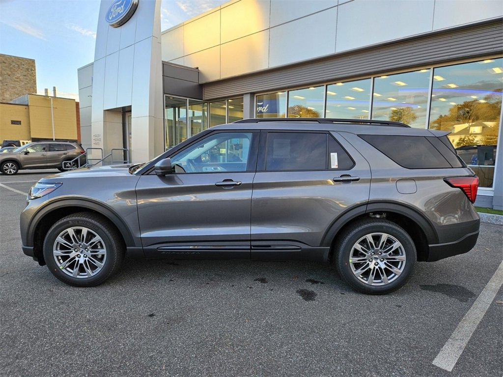 New 2026 Ford Explorer Active image 2