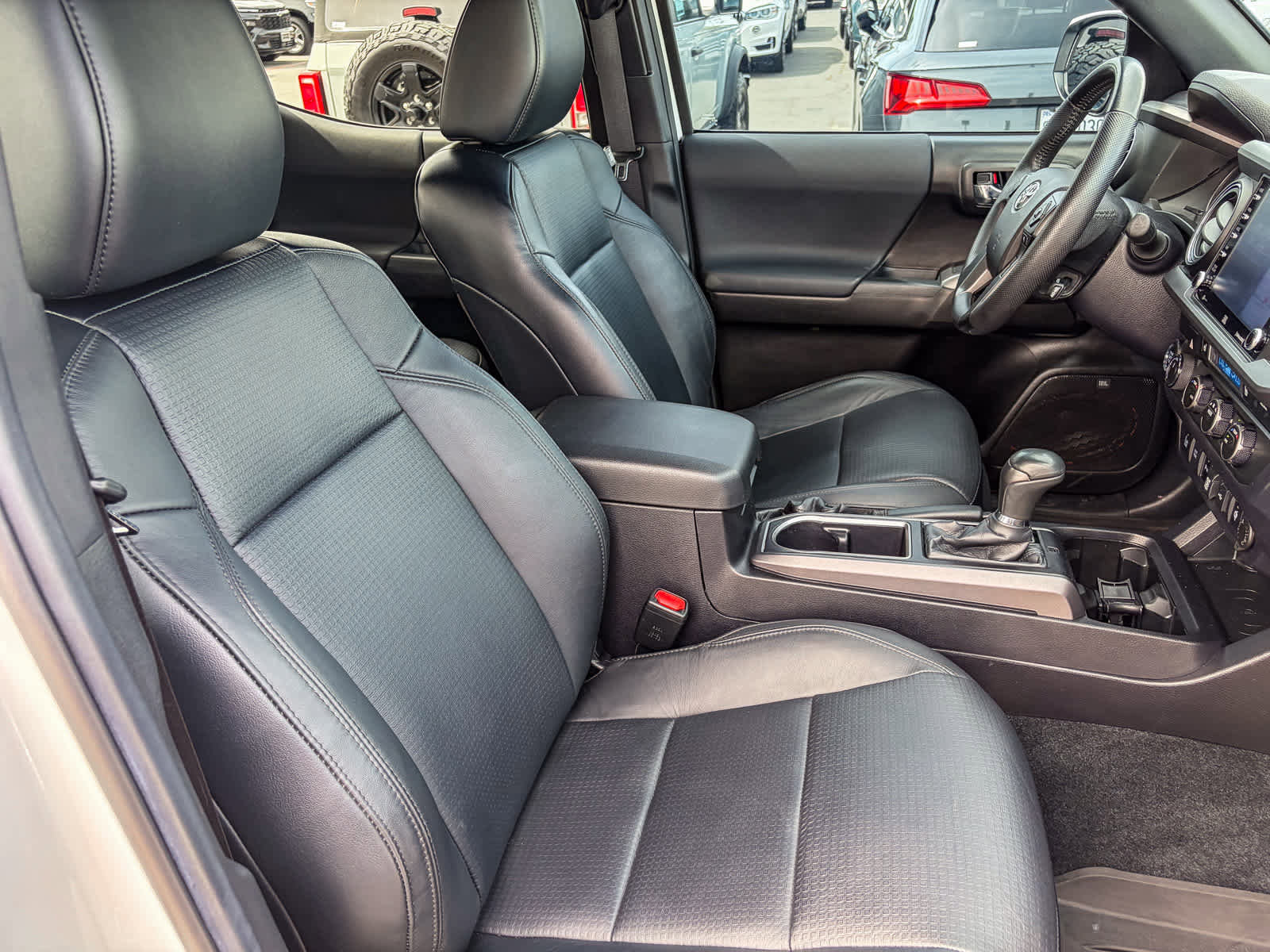 Used 2021 Toyota Tacoma TRD Off-Road w/ TRD Premium Off Road Package AWD/4WD image 15