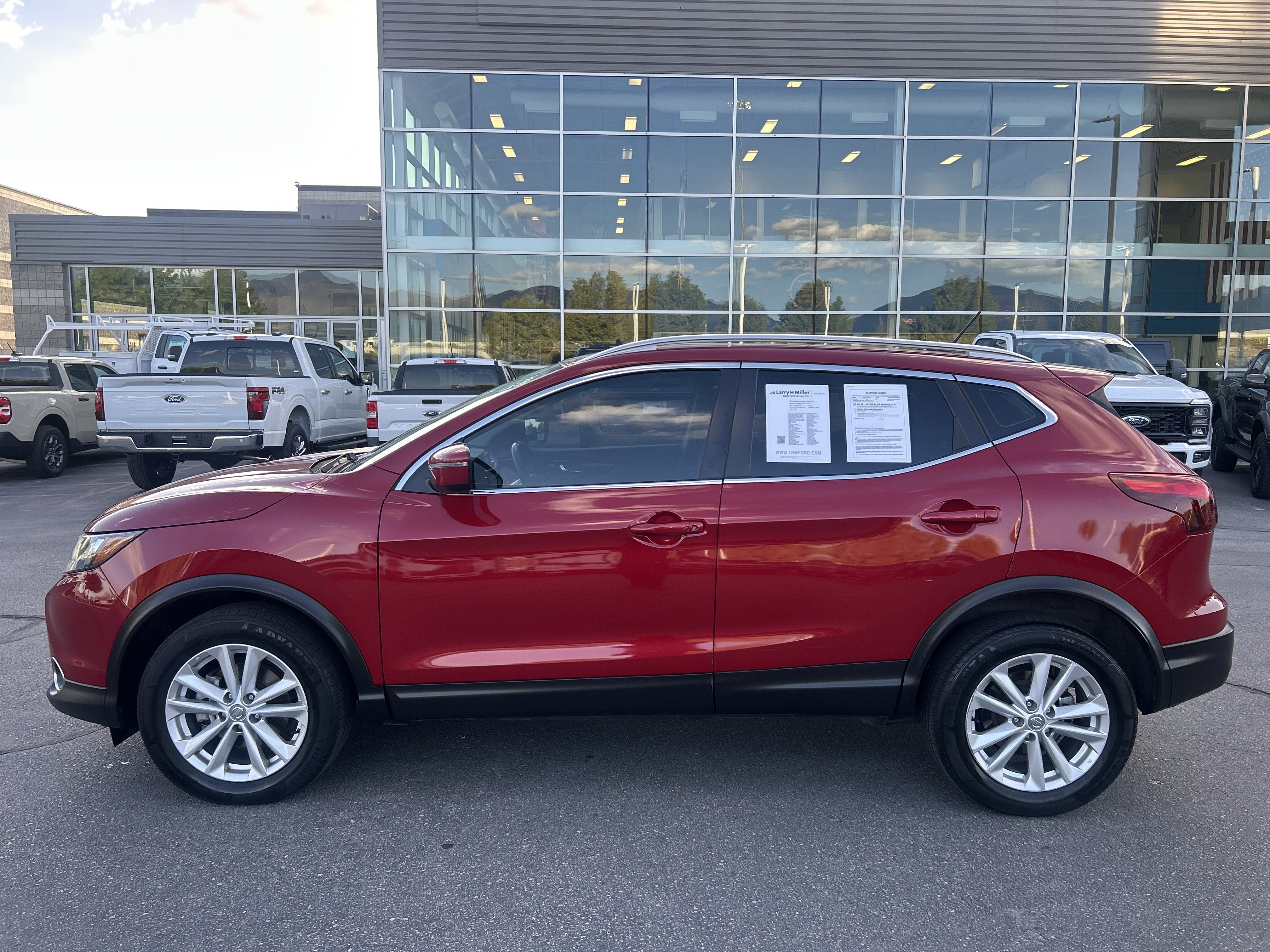 Used 2018 Nissan Rogue Sport SV w/ SV All-Weather Package image 2