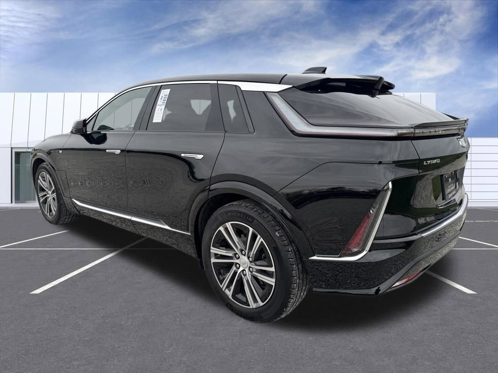 Certified 2024 Cadillac Lyriq Luxury image 4