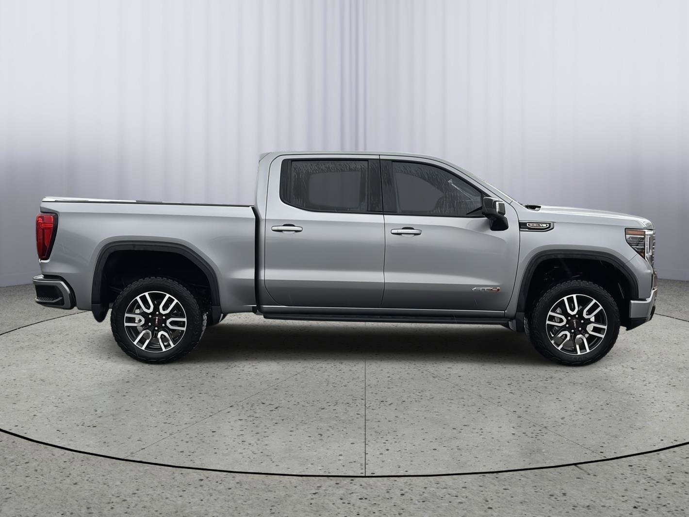 Used 2024 GMC Sierra 1500 AT4 w/ Technology Package image 7