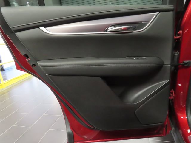 Certified 2025 Cadillac XT6 Luxury image 11