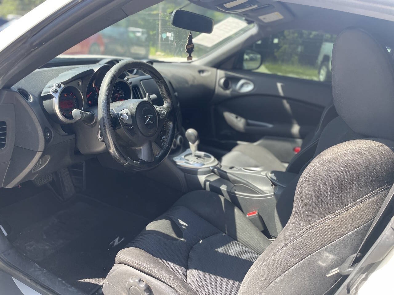 Used 2013 Nissan 370Z Coupe RWD image 13