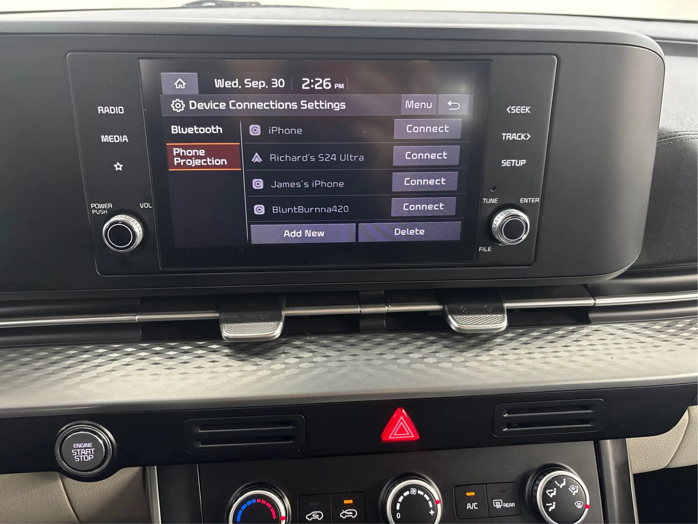 Used 2022 Kia Carnival LX FWD image 43