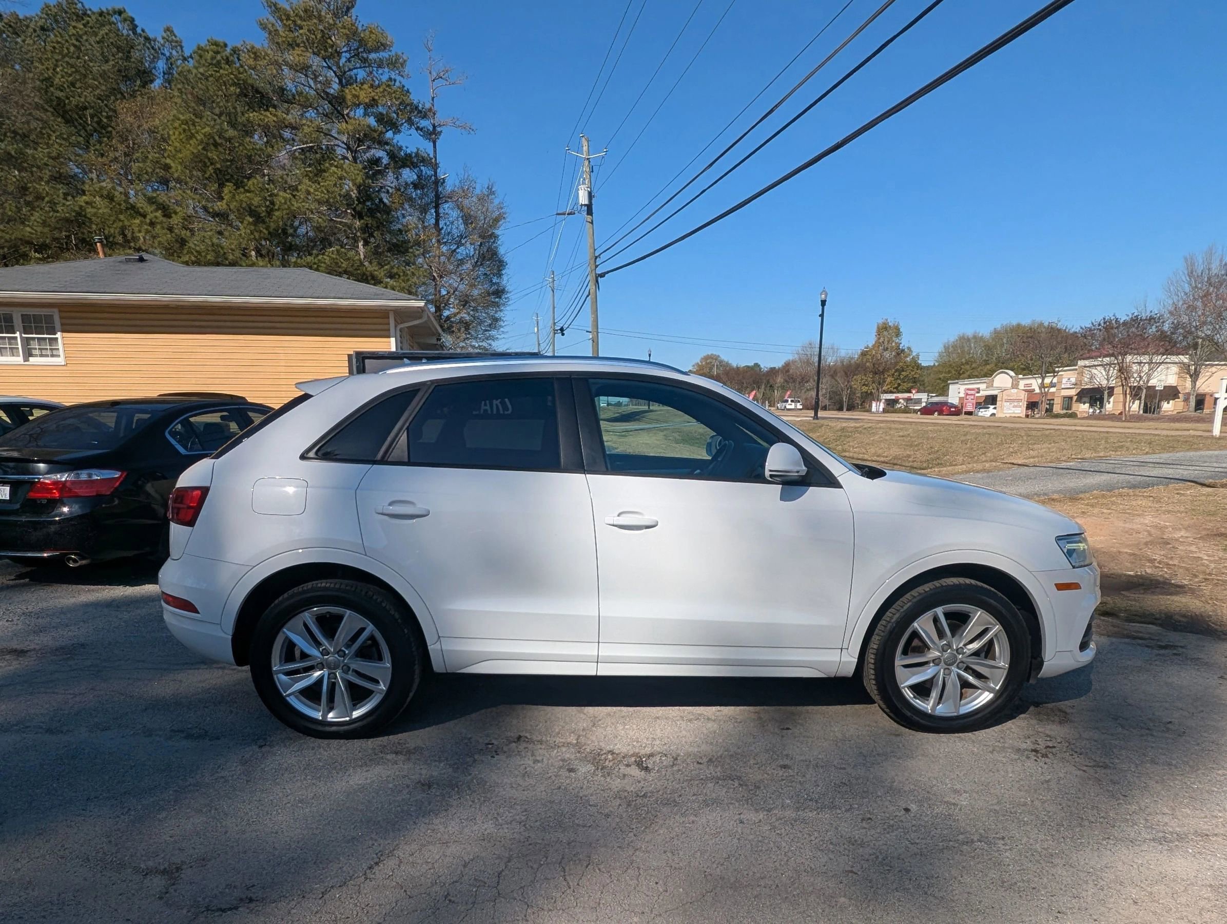 Used 2017 Audi Q3 2.0T Premium w/ Convenience Package image 4