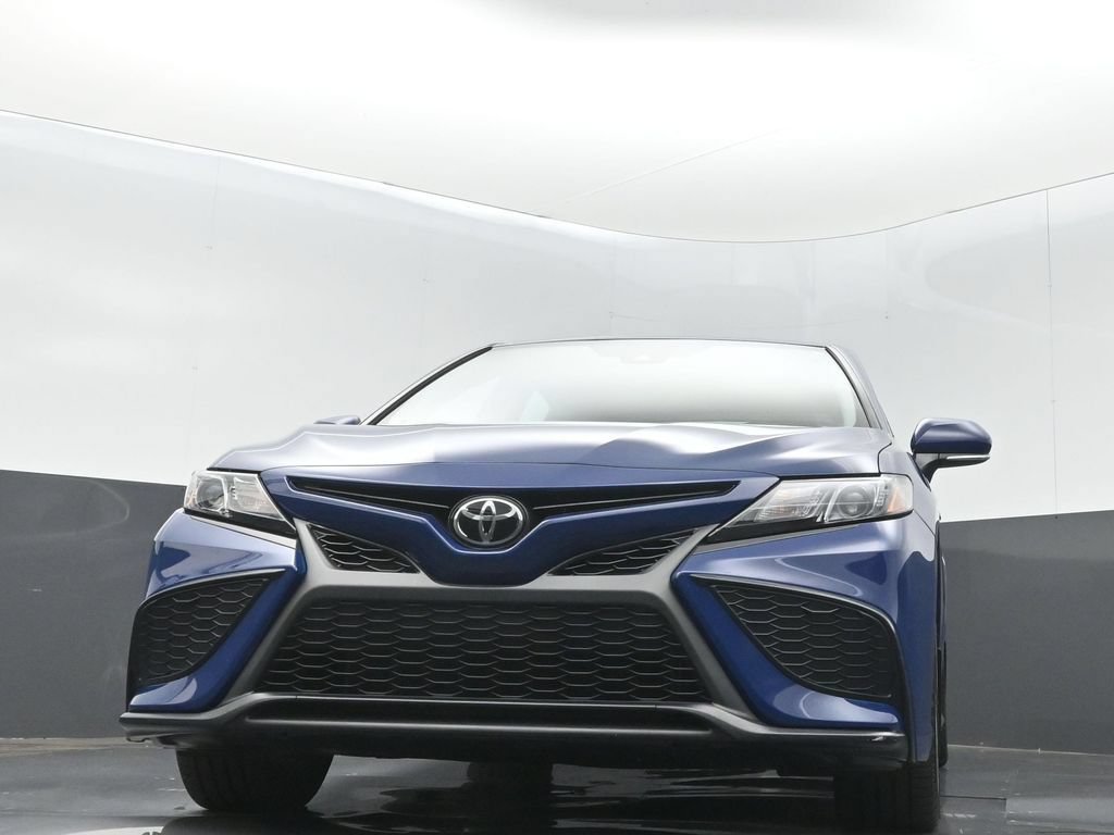 Used 2024 Toyota Camry SE w/ Convenience Package FWD image 11