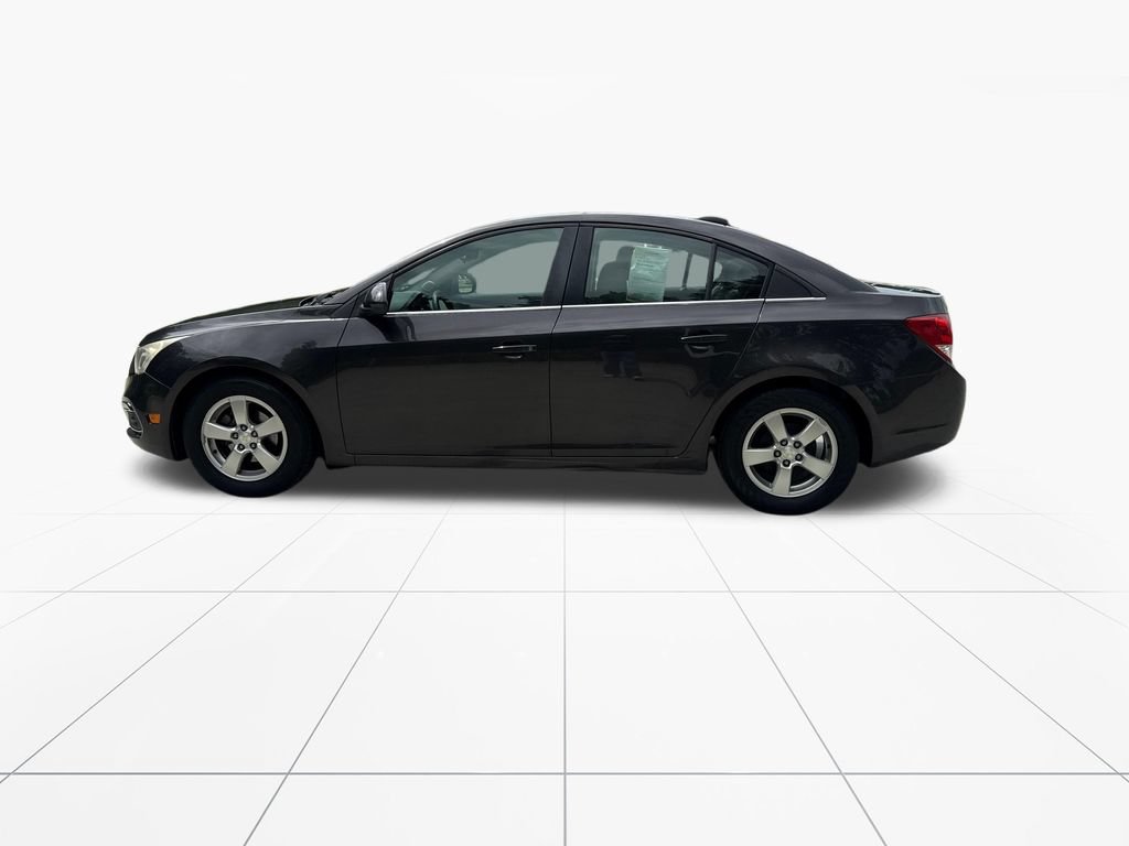 Used 2015 Chevrolet Cruze LT w/ Technology Package FWD video 4