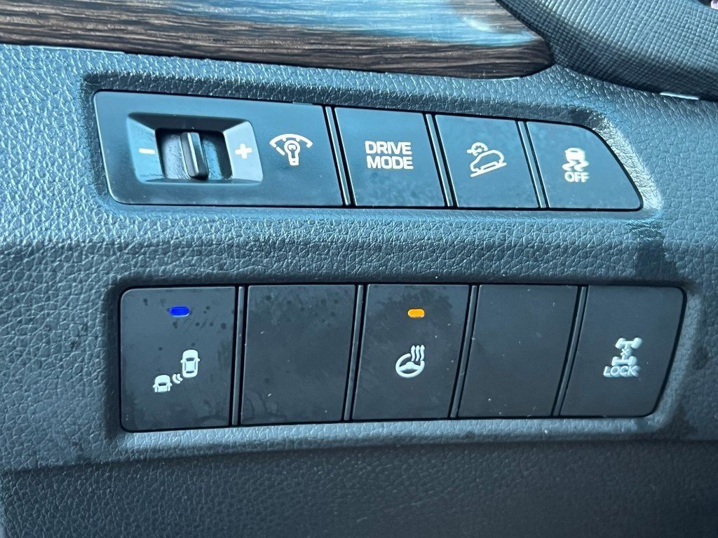 Used 2017 Hyundai Santa Fe Sport image 30