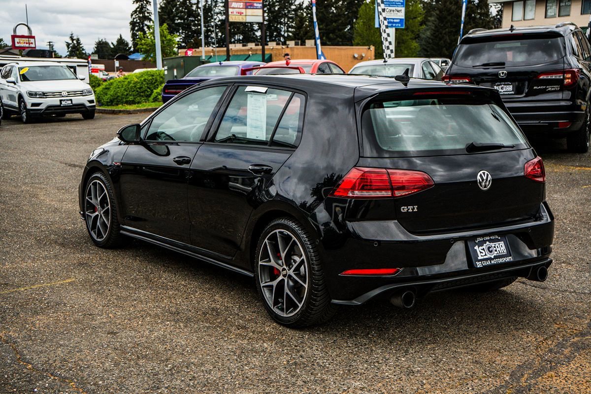 Used 2018 Volkswagen GTI SE FWD image 17