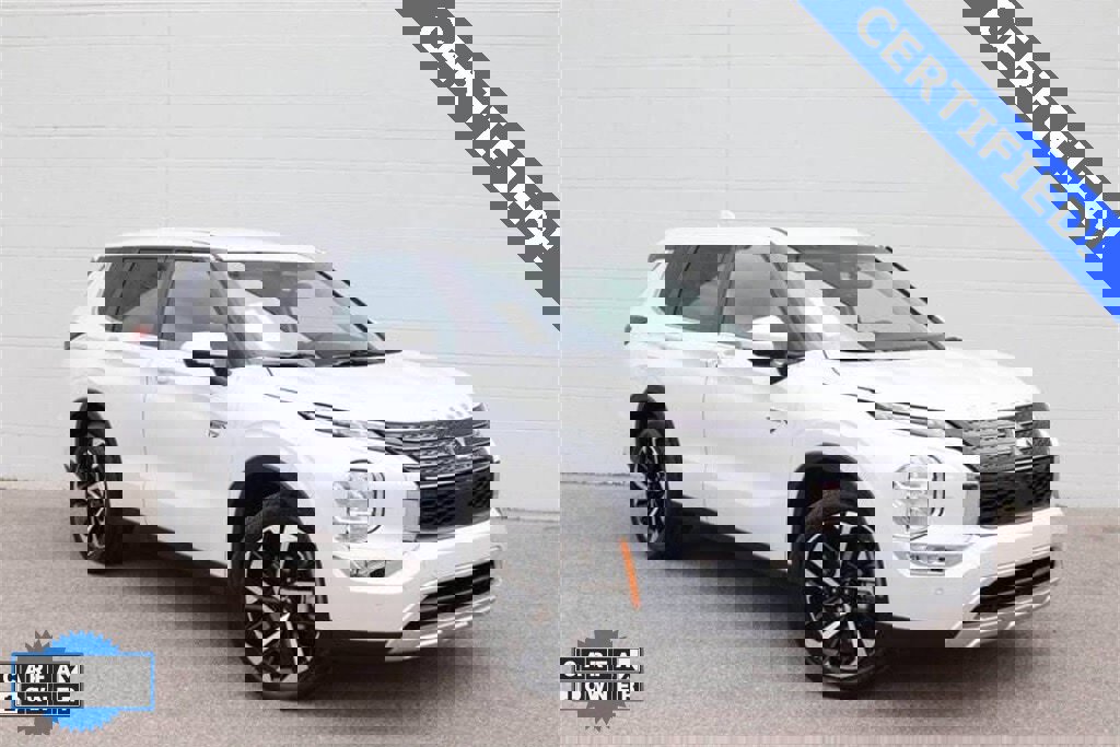 Used 2025 Mitsubishi Outlander SE