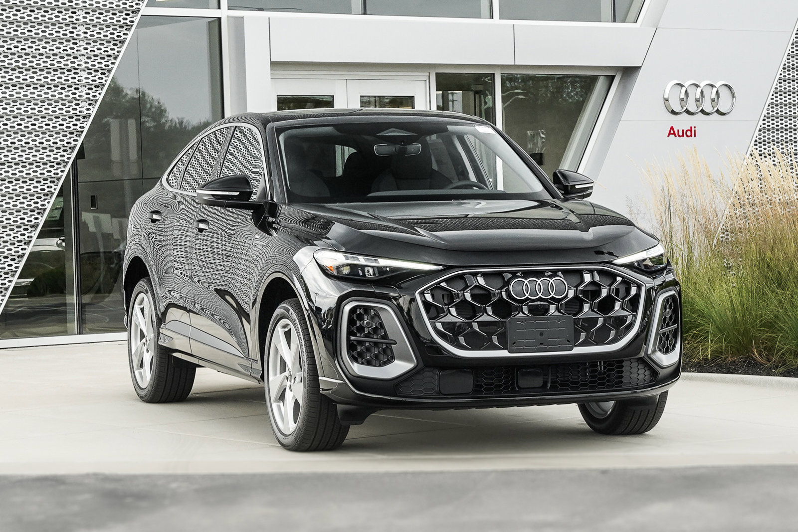 New 2025 Audi Q5 Premium Plus image 2