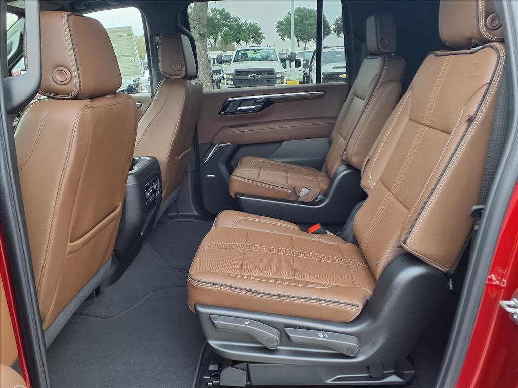 New 2026 Chevrolet Suburban High Country image 7