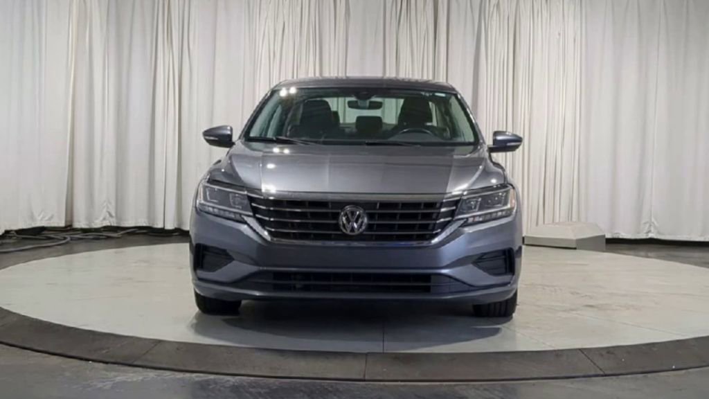 Used 2020 Volkswagen Passat 2.0T SE image 3