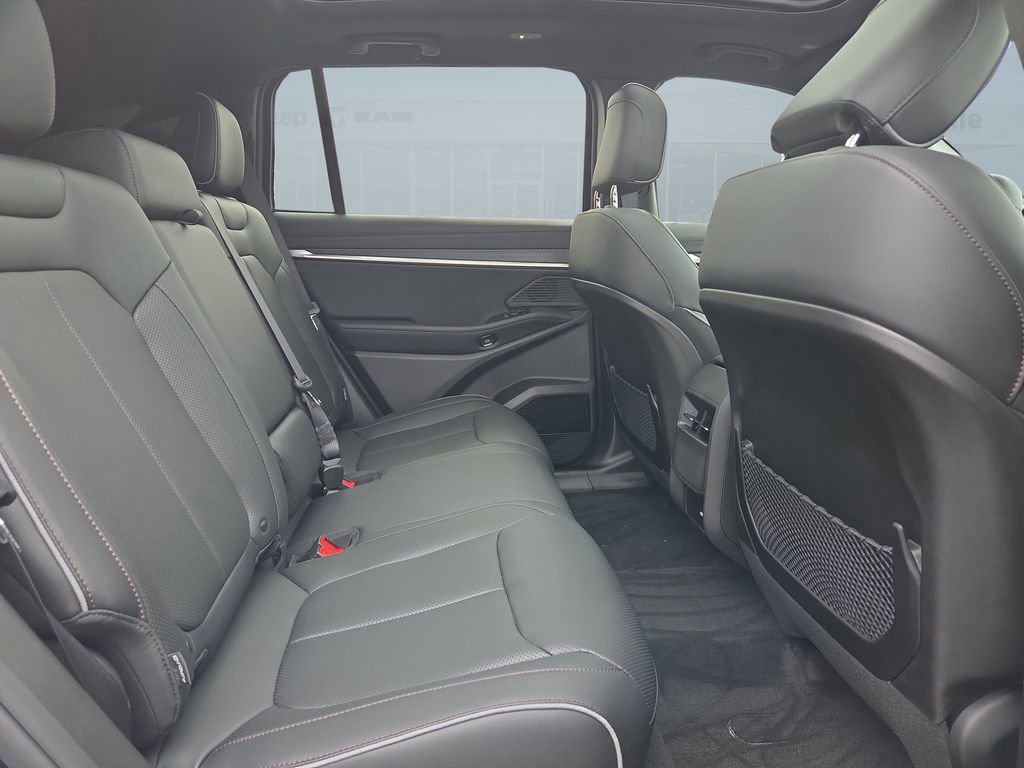 Used 2025 Jeep Wagoneer S Limited image 14