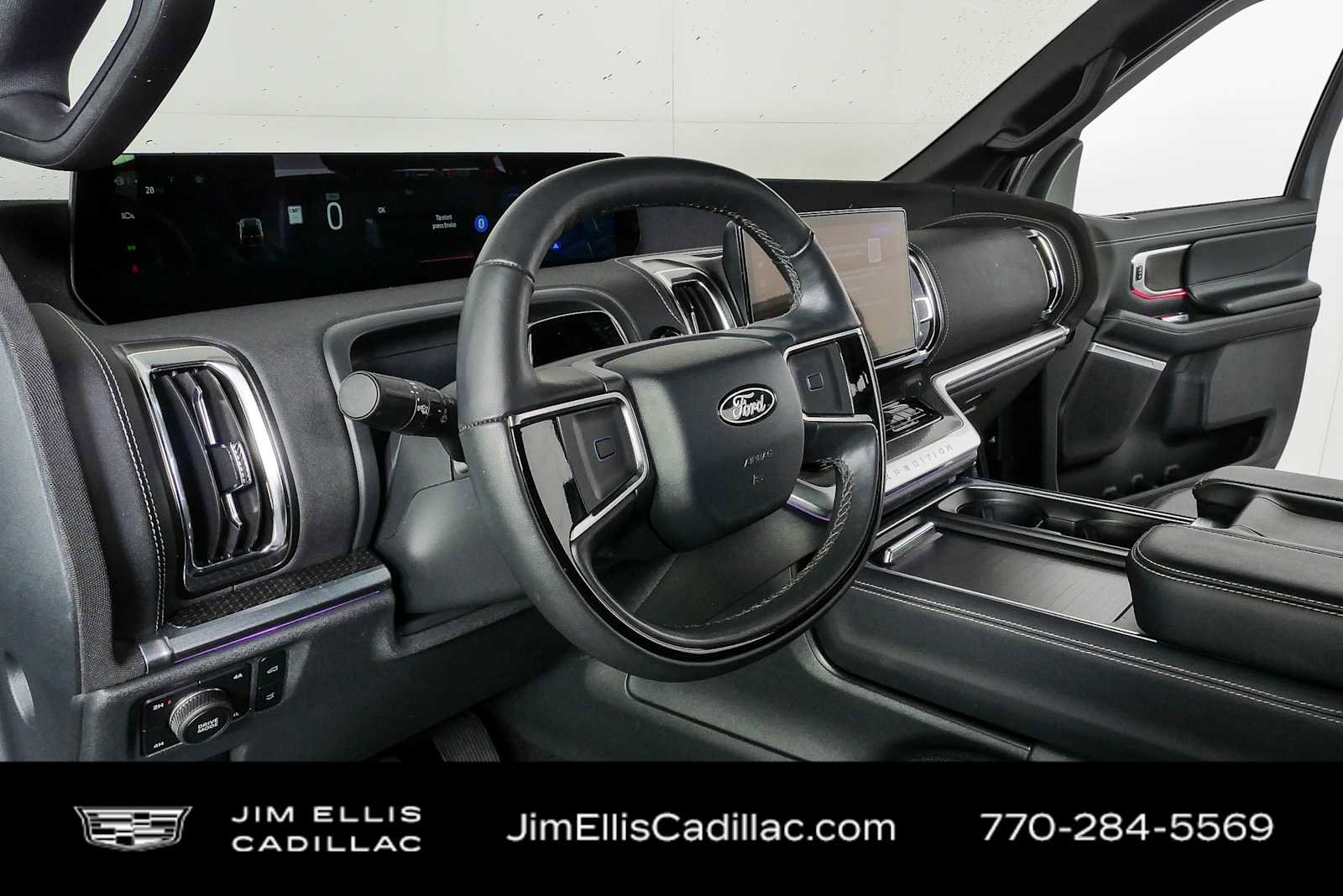 Used 2025 Ford Expedition Max Platinum w/ Stealth Appearance Package AWD/4WD image 4