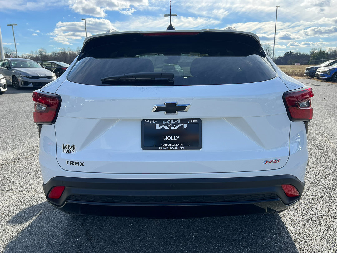 Used 2025 Chevrolet Trax RS w/ Sunroof Package image 4