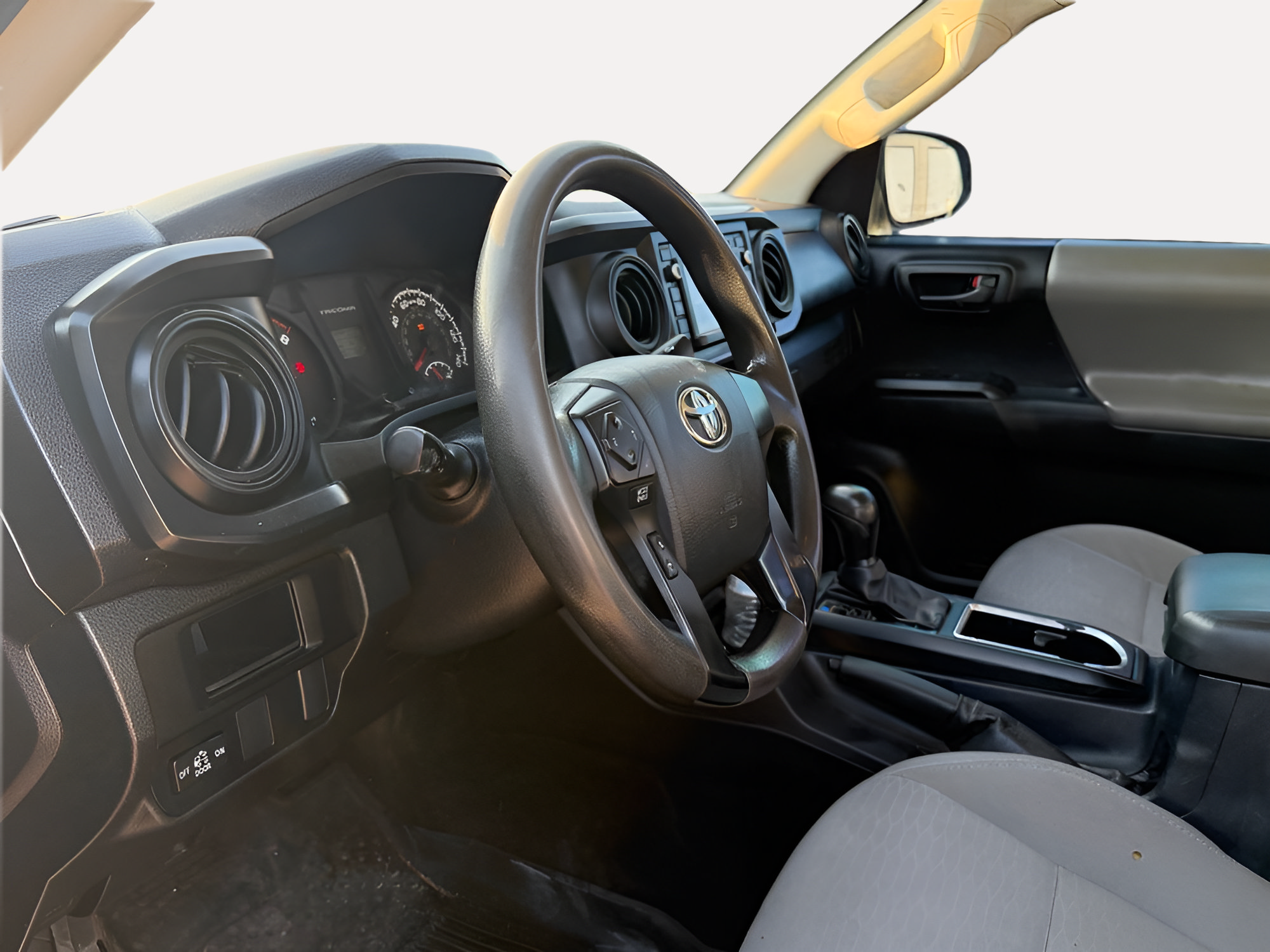Used 2017 Toyota Tacoma SR w/ Tow Package AWD/4WD image 10