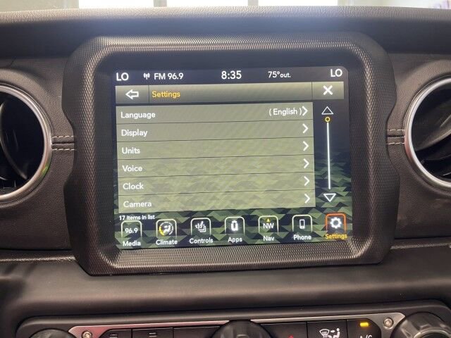 Used 2022 Jeep Wrangler Unlimited Sahara w/ Cold Weather Group AWD/4WD image 29