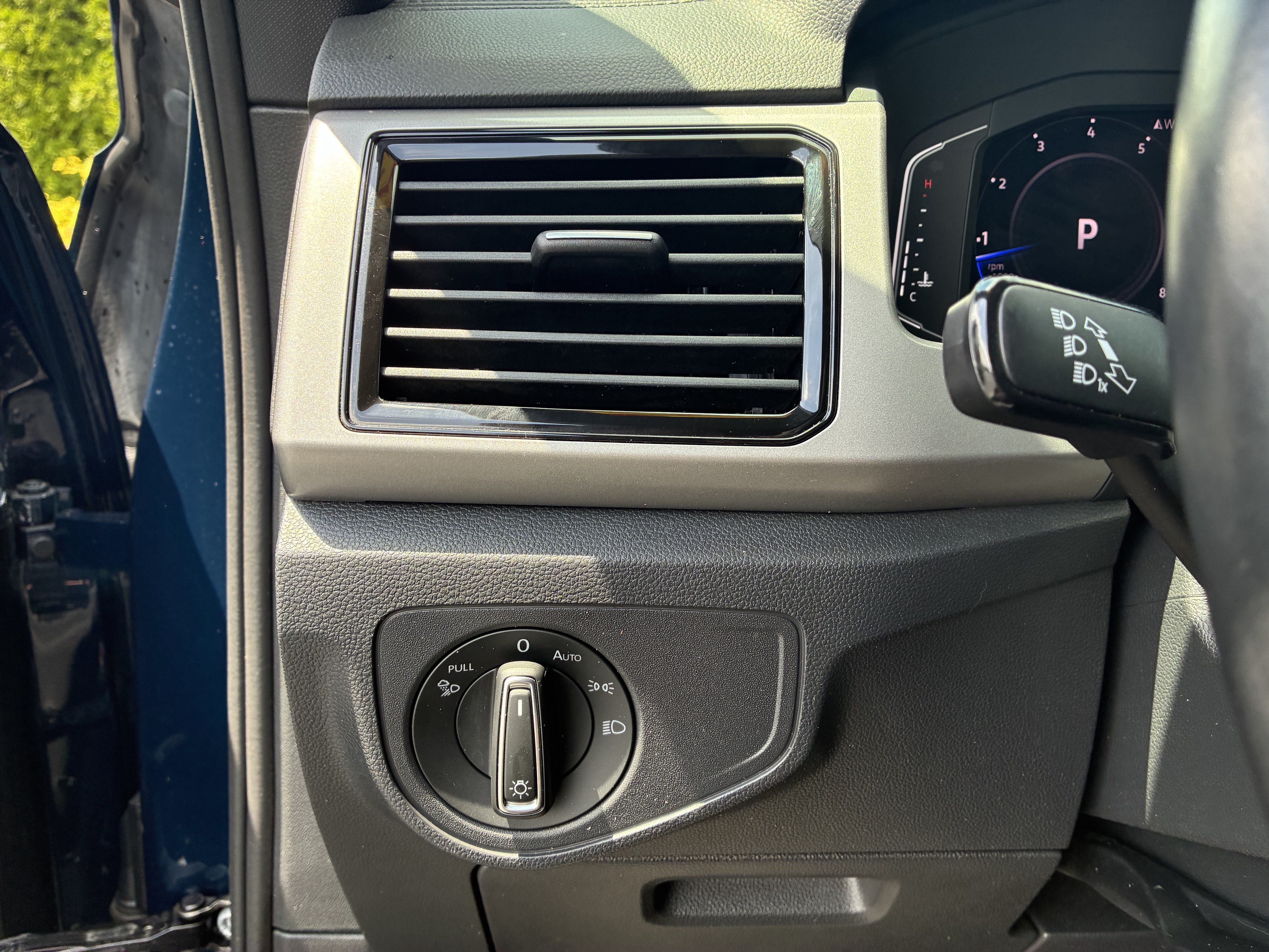 Used 2020 Volkswagen Atlas Cross Sport SEL FWD image 27