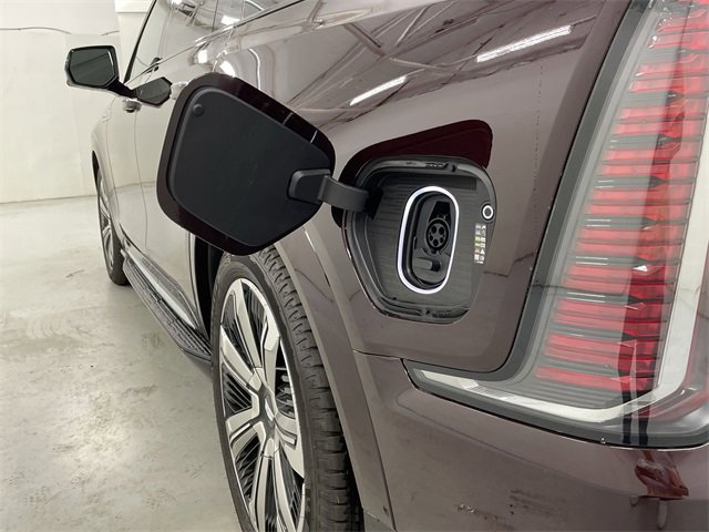 New 2025 Cadillac Escalade IQ Luxury 2 image 28