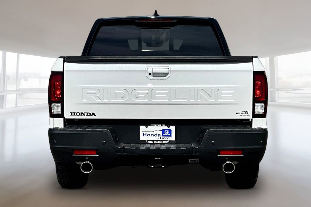 New 2026 Honda Ridgeline Black Edition image 4