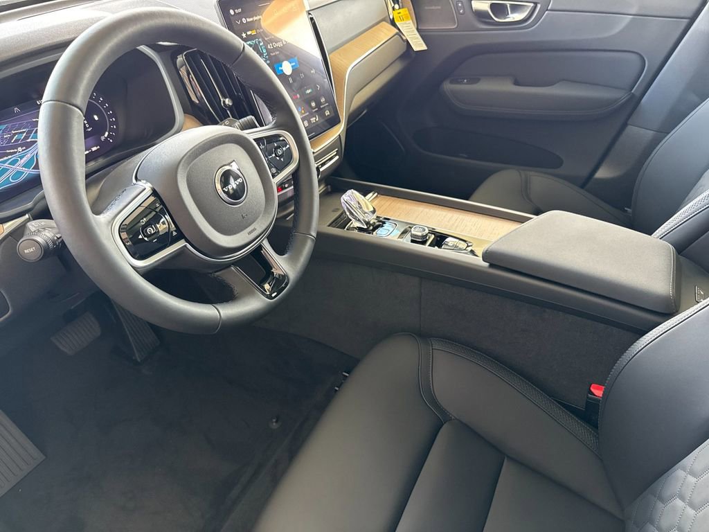 New 2026 Volvo XC60 B5 Plus w/ Climate Package image 9