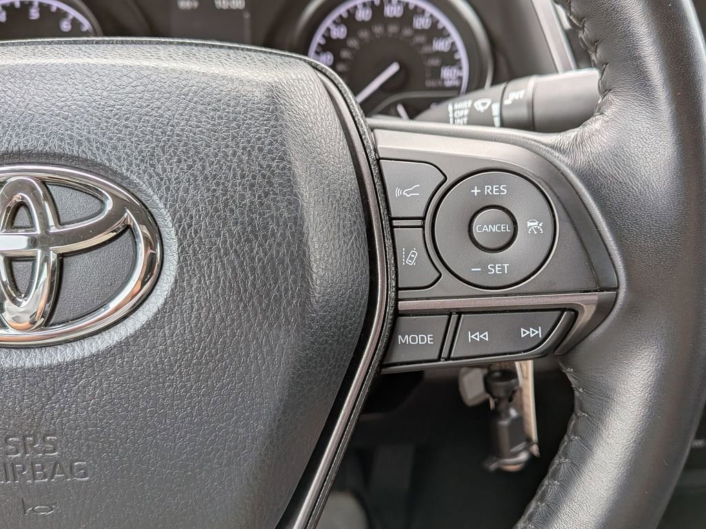 Used 2023 Toyota Camry SE image 19