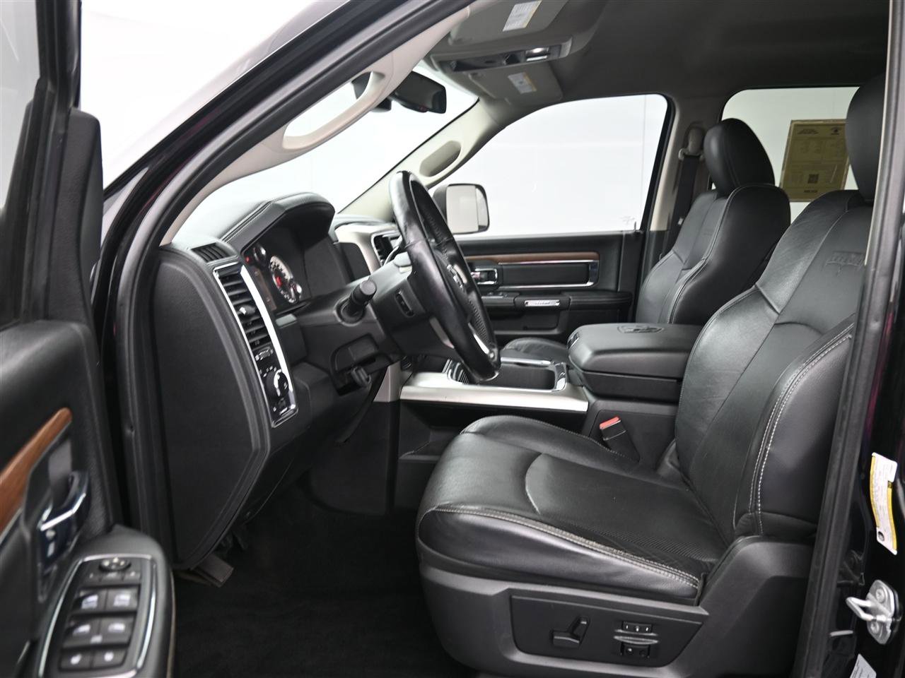 Used 2017 RAM 2500 Laramie w/ Sport Appearance Group AWD/4WD image 10