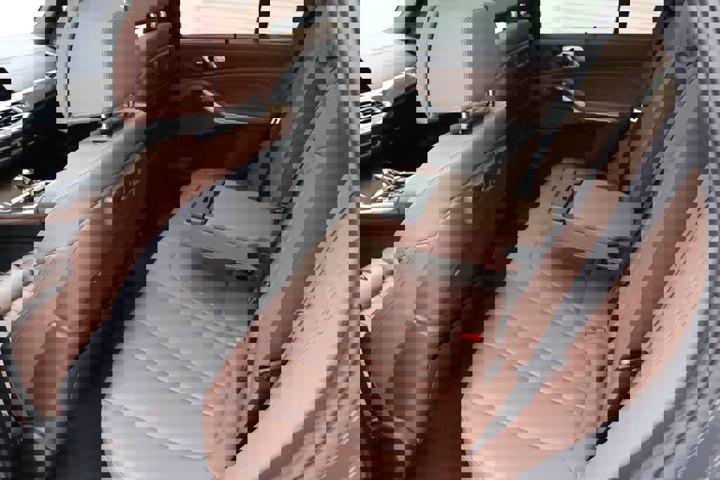 Used 2022 BMW X5 M50i w/ Executive Package image 13