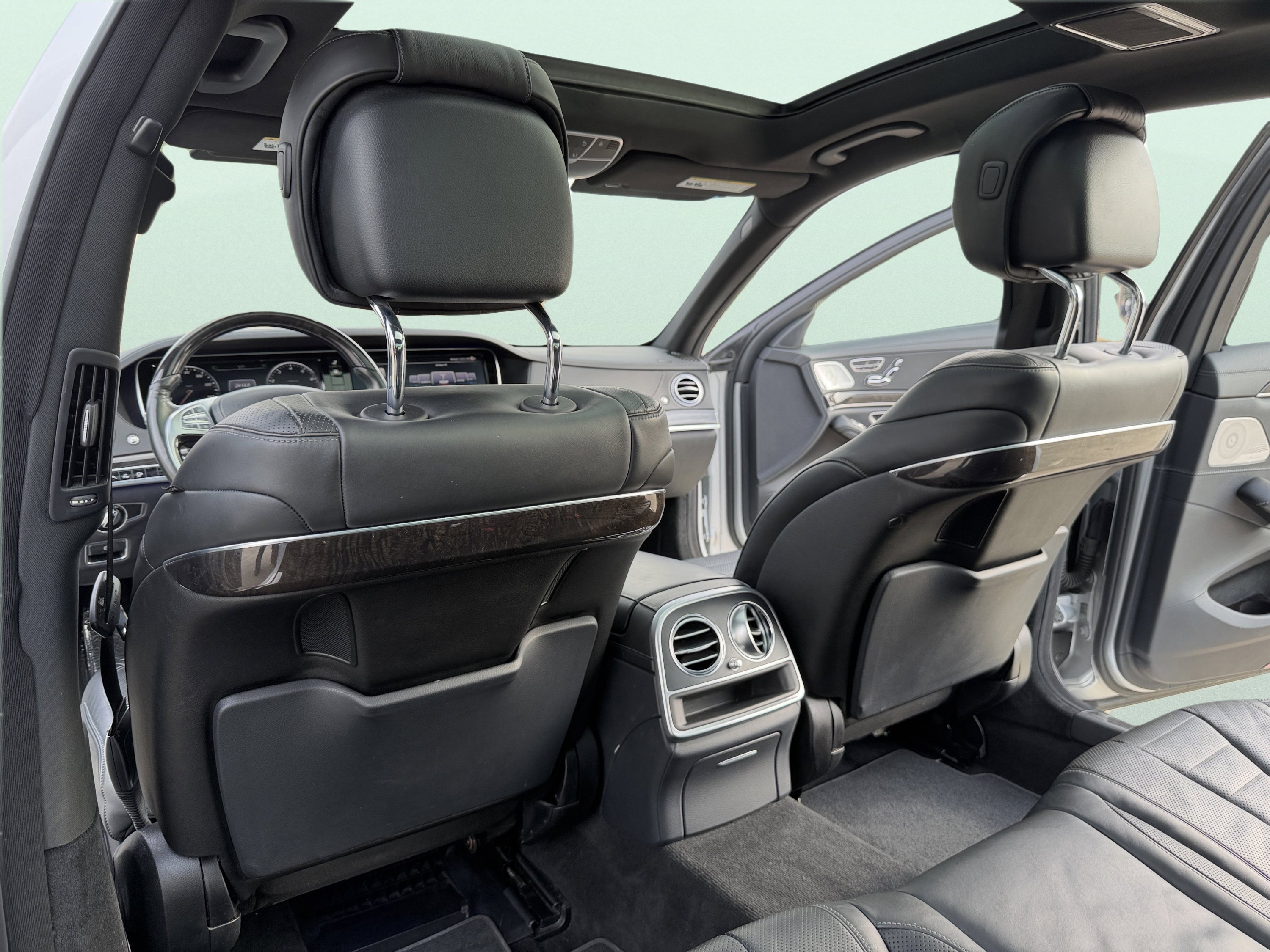 Used 2016 Mercedes-Benz S 550 Sedan image 31