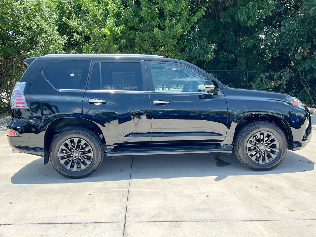 Certified 2023 Lexus GX 460 Premium w/ Premium Package AWD/4WD image 8