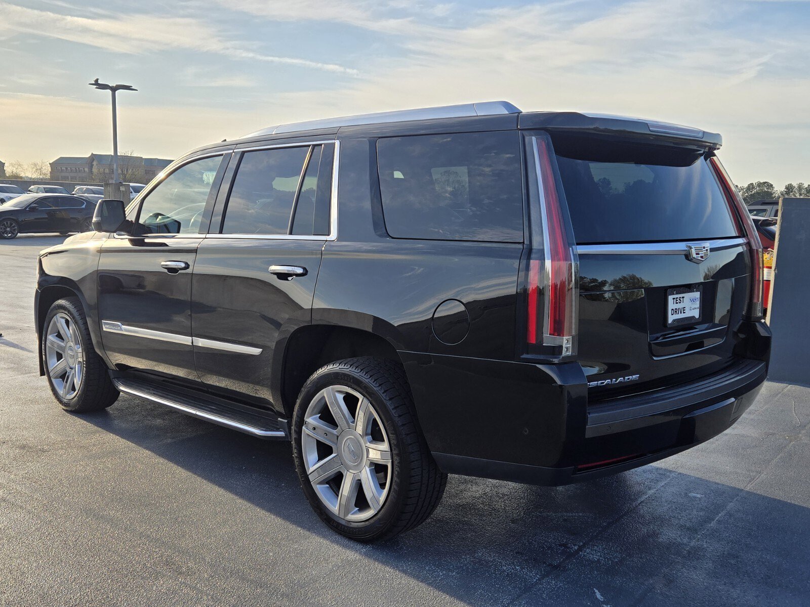 Used 2020 Cadillac Escalade Luxury image 7