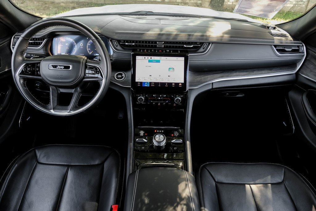 Used 2022 Jeep Grand Cherokee L Overland w/ MOPAR Finishing Package image 5