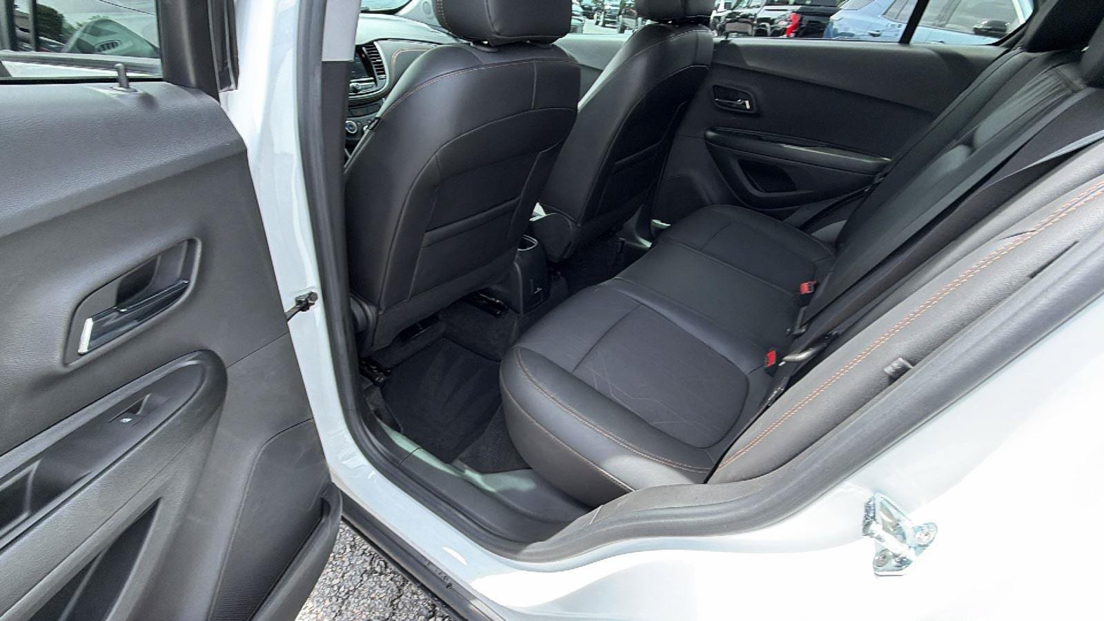 Used 2022 Chevrolet Trax LT w/ Redline Edition AWD/4WD image 20