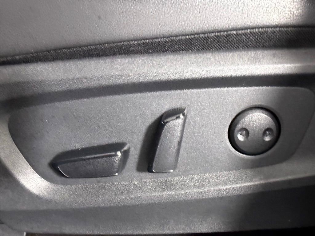 Used 2025 Nissan Pathfinder SL image 22