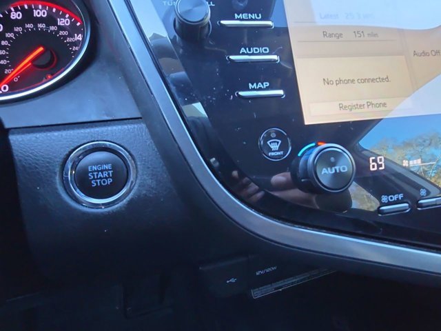 Used 2020 Toyota Camry XSE image 30