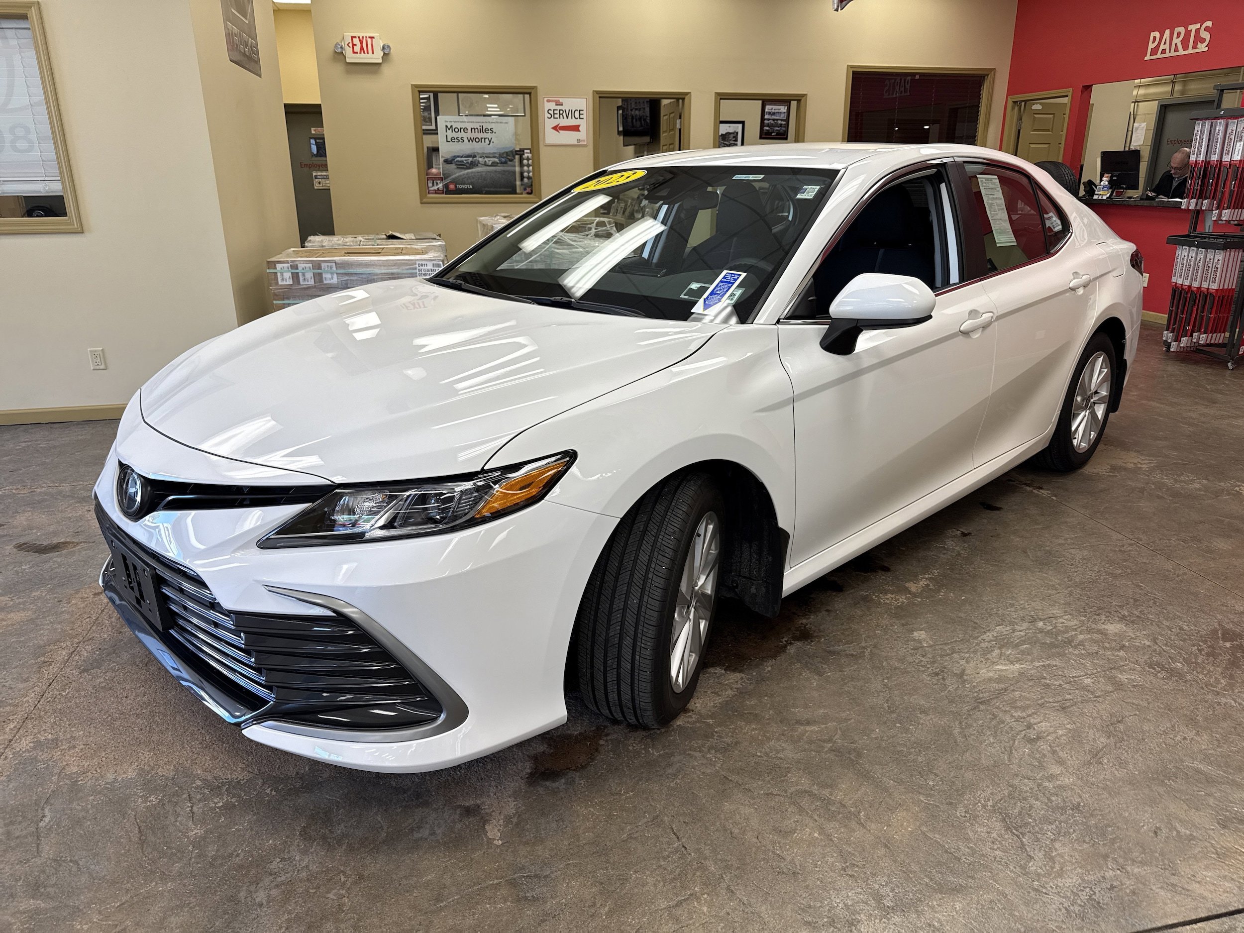 Used 2023 Toyota Camry LE FWD image 3