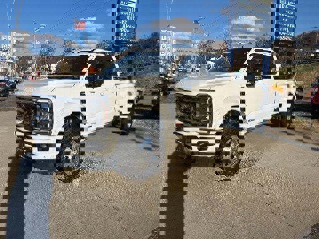 Used 2025 Ford F450 Platinum w/ FX4 Off-Road Package