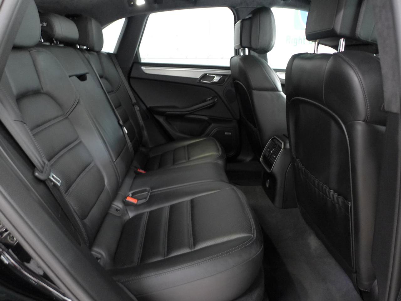 Used 2017 Porsche Macan Turbo AWD/4WD image 48